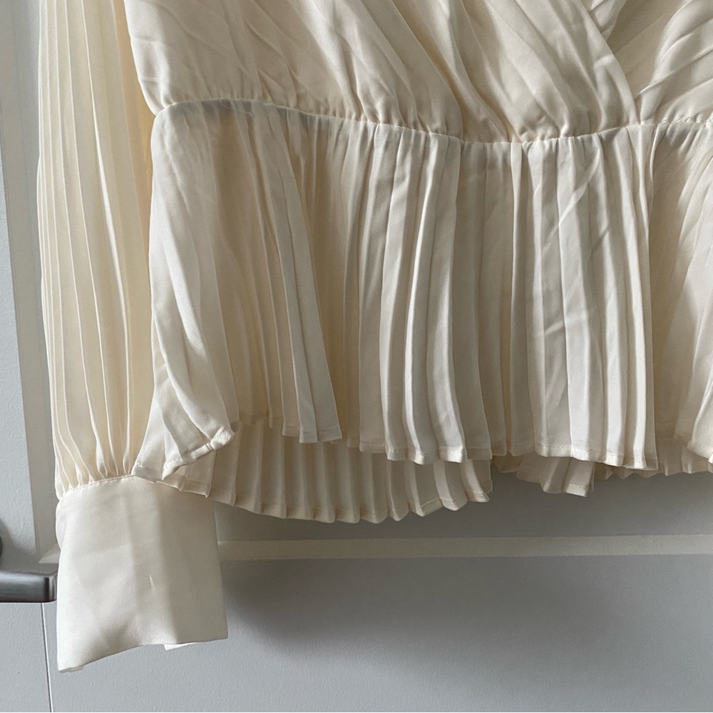 Express Ivory‎ Pleated Wrap Blouse - Picture 2 of 6